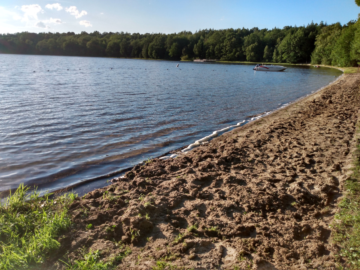 Beach at Spectacle Lake